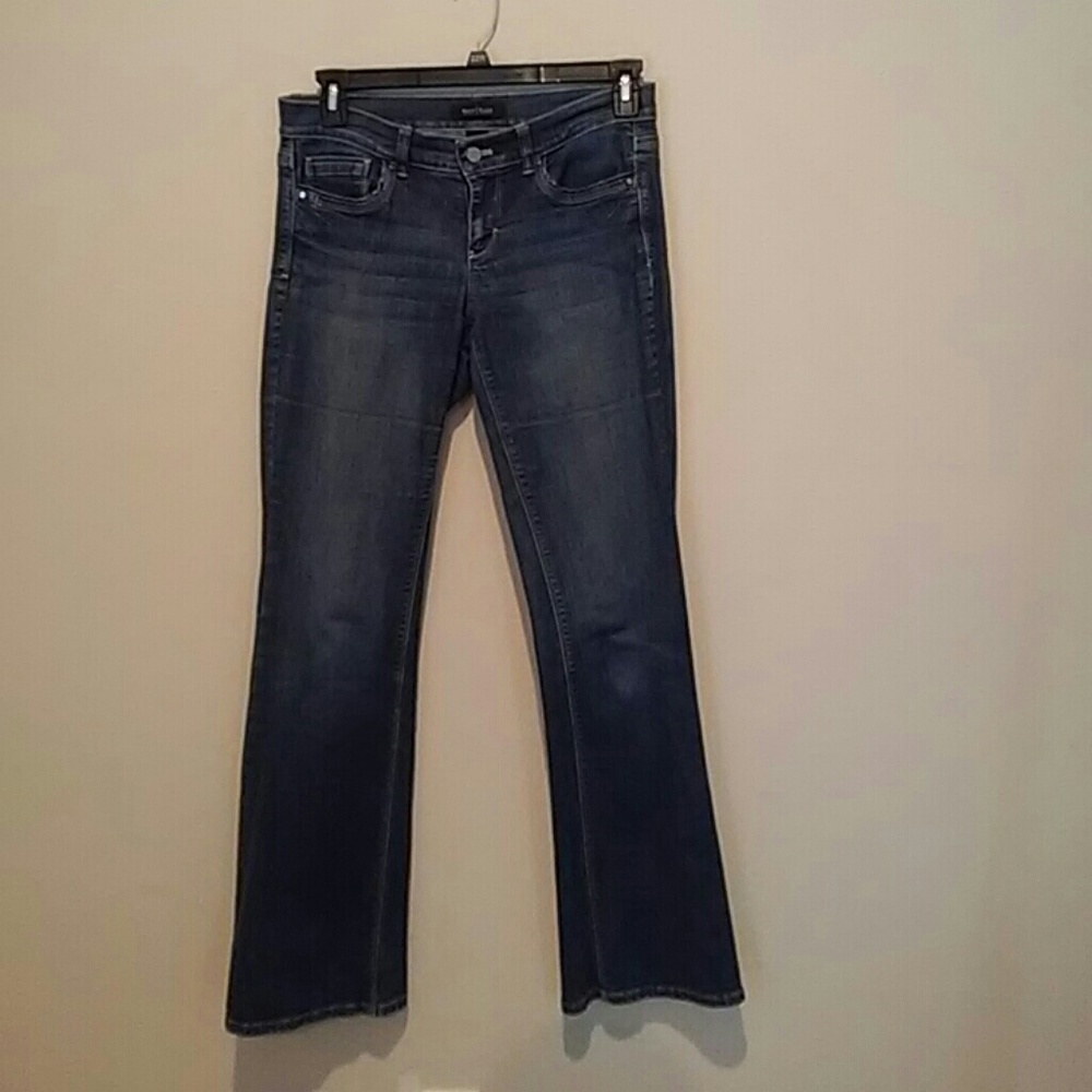 WHBM size 6R Nior flare leg jeans. Like new